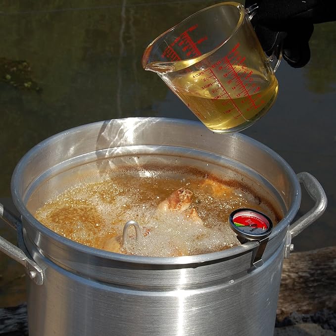 Bayou Classic Turkey Fryer Pot - Vented Lid, Riveted Handles, Poultry Rack, Thermometer, Injector - 42 Qt - Aluminum