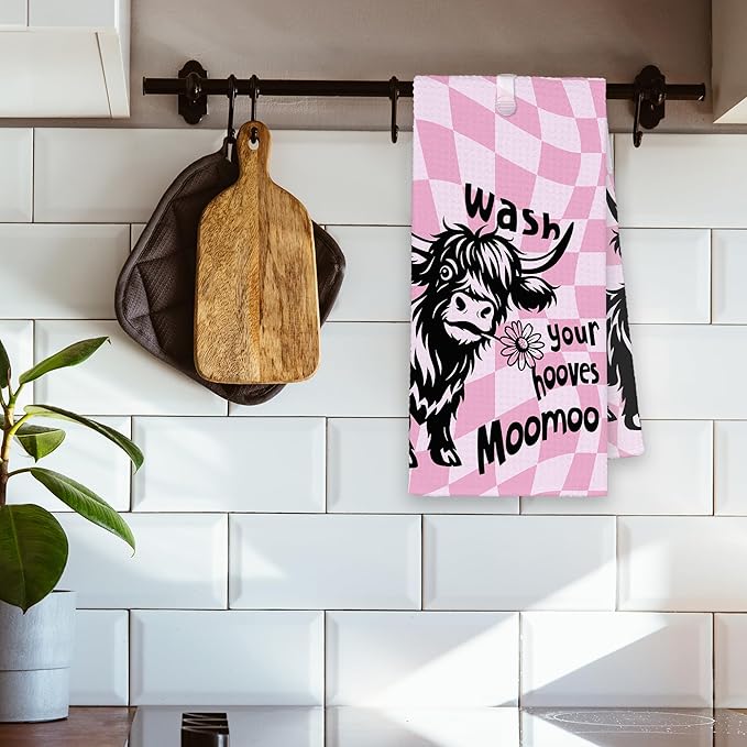Funny Highland Cow Pink Bathroom Kitchen Towels, Cute Wash Your Hooves Hand Towel for Girly Teens Room, Farmhouse Gifts for Farmer, Trendy Preppy Checkered Dish Towels Decor for Dorm 16x24in