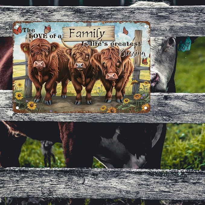 Cow Tin Sign Farm Metal Sign Highland Cows The Love of A Family Rustic Decor Vintage Tin Sign Home Kitchen Bar Cafe Farm Club Cave Wall Decor 12 * 8in