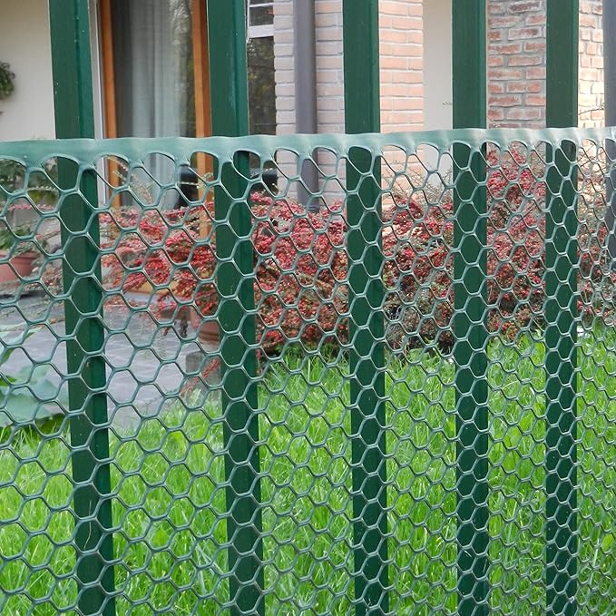 TENAX Poultry Fence - Green Plastic Poultry Fencing, Lightweight, Weather Resistant - 3-ft x 25-ft - Plastic