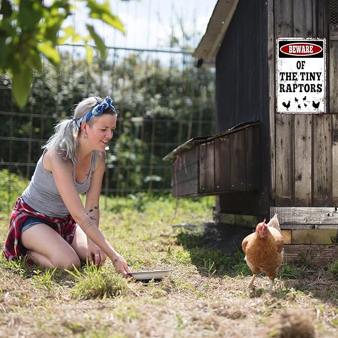 Vintage Metal Sign, Beware of The Tiny Raptors, Chicken Coop Decor, Rustic Farm Wall Art,Funny Chicken Art Tin Sign for Home Kitchen Outdoor Decor 8“×12”