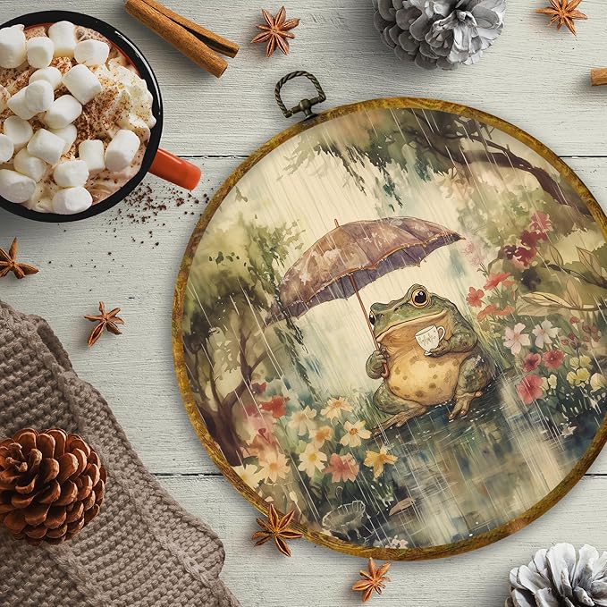 CUANFDDSF Vintage Frog Round Wall Art, Cottagecore Farmhouse Frog Framed Hanging Wall Decor, Whimsical Rainy Day Animal Canvas Prints Decorations for Home Bedroom Living Room, 10x10 Inch