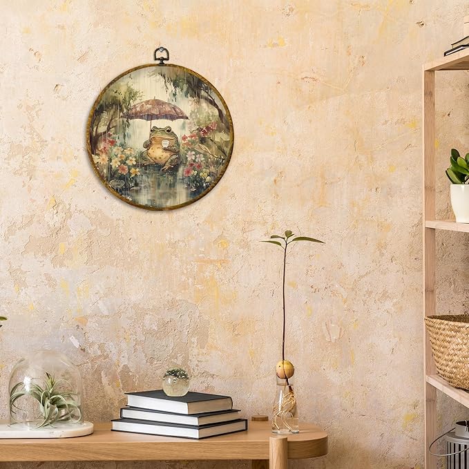 CUANFDDSF Vintage Frog Round Wall Art, Cottagecore Farmhouse Frog Framed Hanging Wall Decor, Whimsical Rainy Day Animal Canvas Prints Decorations for Home Bedroom Living Room, 10x10 Inch